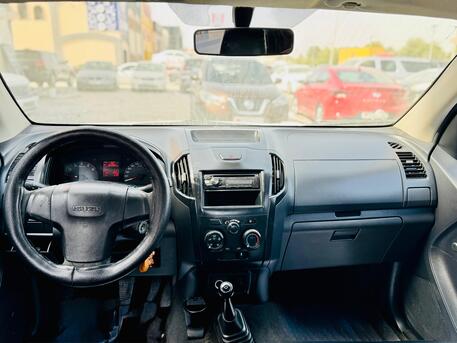 Manama, Vehicles, Cars & Trucks , BHD 1,  Isuzu D-MAX,  2015,  Manual,  184000 KM,  ▓█▇▅ Diesel Engine - 2 Cab Pickup ▅▇█▓