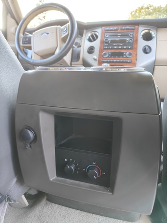 Riyadh, Vehicles, Cars & Trucks , SAR 25000,  Ford Expedition Eddie Bauer Full Option,  2007,  Automatic,  290000 KM,  Ford Expedition Full Option First Owner American Specs Brand New Car