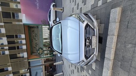 Al Olaya, Vehicles, Cars & Trucks , SAR 35000,  Hyundai Sonata,  2019,  Automatic,  242000 KM,  Urgent Sale &ndash;   Sports Edition | Panoramic Roof