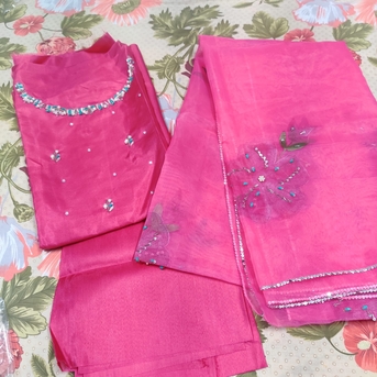 Jubail, Mobile Phones, SAR 1,  J. Gents Suits, Ladies Suits Or Girls Auits Of Age 2-15, Mehendi Cones Available For EID.