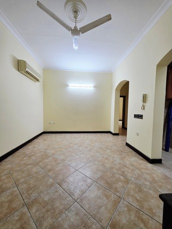 Hoora, Apartments/Houses, BHD 220/month,  2 BR,  -Neet & Clean Semi Furnished 2 BHK Balcony Flat With Ewa @220/BD In Hoora