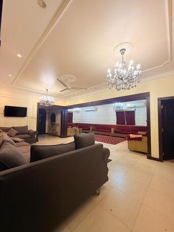 Muharraq, Villas, BHD 450,  Furnished,  400 Sq. Meter,  Spacious Villa With Modern Interiors