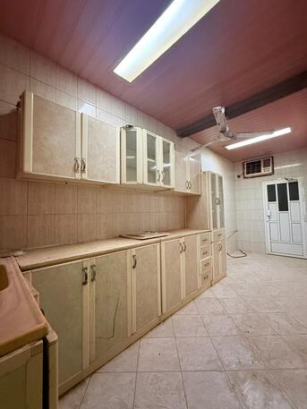 Muharraq, Villas, BHD 450,  Furnished,  400 Sq. Meter,  Spacious Villa With Modern Interiors