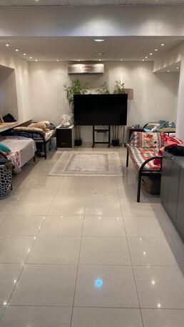 Paris, Rooms Available, SR 500/month,  &Ugrave;&Ugrave;&Oslash;&plusmn;&Ugrave;&Oslash;&acute;,  Per  Person  Bed Space Available In First Floor On Main Road Metro Station Near