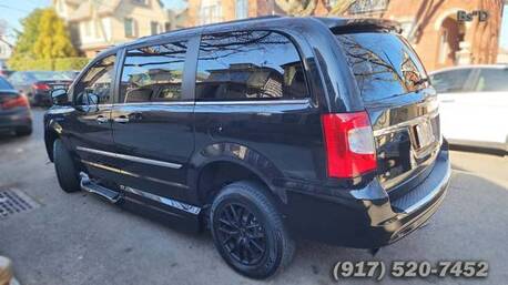Miami, Vehicles, Cars & Trucks , USD 23900,  Chrysler Town & Country,  2016,  Automatic,  25000 KM,  FOR SALE! Chrysler T&C Touring Wheelchair Accessible Mobility VMI 25K Miles