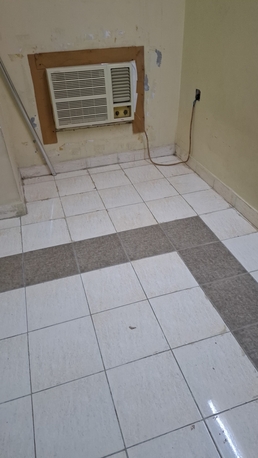 Manama, Rooms Available, BHD 120/month,  Room For Rent,attached Bathroom, Ac,cupboard, Fridge, Gas