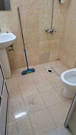 Manama, Rooms Available, BHD 120/month,  Room For Rent,attached Bathroom, Ac,cupboard, Fridge, Gas