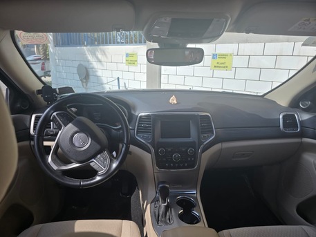 Jeddah, Vehicles, Cars & Trucks , SAR 110000,  Jeep Grand Cherokee Laredo,  2020,  Automatic,  91000 KM,  SUV For SALE, Single Owner