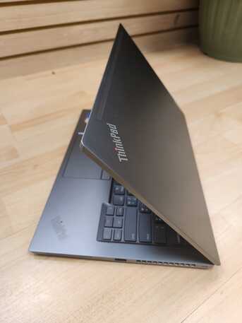 Olaya, Computers, SAR 2199,  Lenovo Think Pad  T14s 2.80 GHz 4 Core I7 11th Gen Ram/16GB SSD/512GB