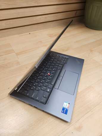 Olaya, Computers, SAR 2199,  Lenovo Think Pad  T14s 2.80 GHz 4 Core I7 11th Gen Ram/16GB SSD/512GB