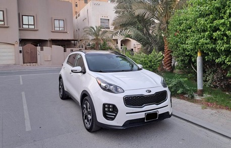 Manama, Vehicles, Cars & Trucks , BHD 4300,  Kia Sportage Full Option,  2020,  Automatic,  126000 KM,