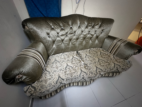 Jubail, Items Wanted, Sofa