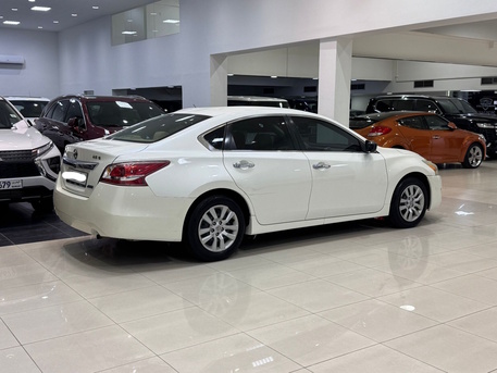 Manama, Vehicles, Cars & Trucks , BHD 1950,  Nissan Altima,  2013,  Automatic,  167200 KM,    (White)