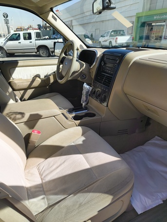 Riyadh, Vehicles, Cars & Trucks , SAR 15500,  Ford Explorer XLT,  2009,  Automatic,  256300 KM,    Family Used Car