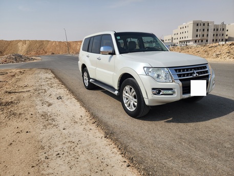 Al Malaz, Vehicles, Cars & Trucks , SAR 43000,  Mitsubishi Pajero 3.8 V6 Engine,  2016,  Automatic,  257 KM,  Mitsubishi Pajero  Model, 3.8 V6 Engine. Good Condition