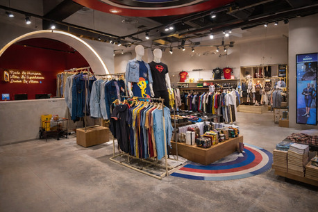 Gurgaon, Construction, Retail Interior Design Portfolio | Sparrow Shopfits