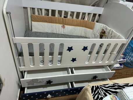 Juffair, Baby & Kid Stuff, BHD 15,  Belis Convertible Baby Bed With Drawers 0M 6Y 60X