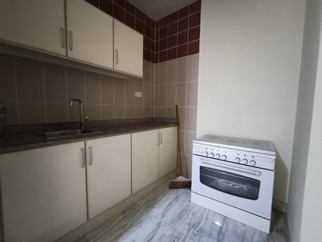 East Riffa, Apartments/Houses, BHD 170/year,  1 BR,  East Riffa:- Spacious Semifurnished Studio Flat On Rent With Unlimited Ewa..