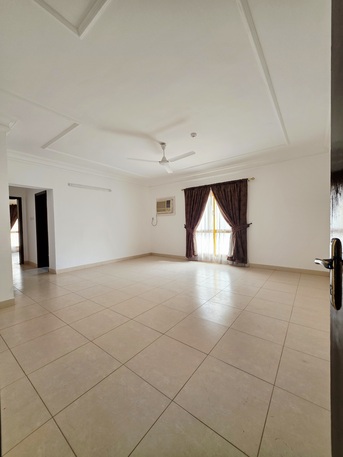 Juffair, Apartments/Houses, BHD 220/month,  2 BR,  -Parking ,Neet & Clean Semi Furnished 2 BHK Balcony Flat Without Ewa@220/BD Juffair