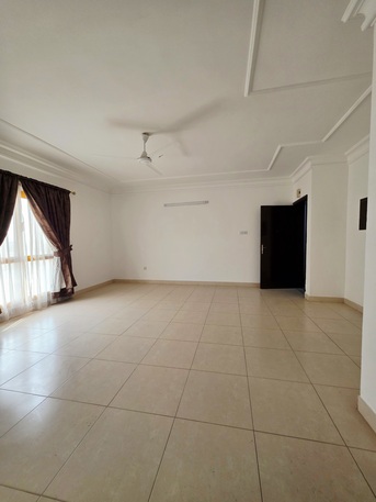 Juffair, Apartments/Houses, BHD 220/month,  2 BR,  -Parking ,Neet & Clean Semi Furnished 2 BHK Balcony Flat Without Ewa@220/BD Juffair