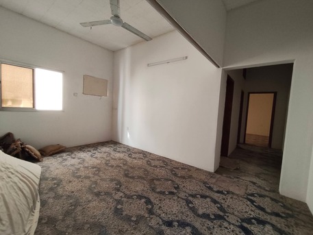 Juffair, Offices, BHD 135,  Juffair:- 1Bhk Office/Commercial Unfurnished Flat On Rent.Bd 135/- Without Ewa.