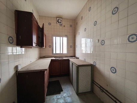 Juffair, Offices, BHD 135,  Juffair:- 1Bhk Office/Commercial Unfurnished Flat On Rent.Bd 135/- Without Ewa.