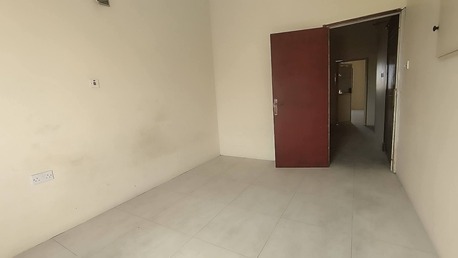 Manama, Offices, BHD 130,  Manama:- 1Bhk Unfurnished Commercial Flat/Office On Rent.Bd 130/- Without Ewa.