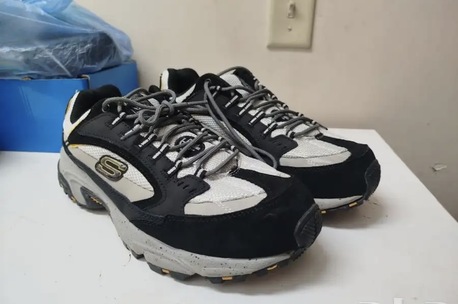 Jeddah, Clothing & Accessories, SAR 210,  Safety Shoes Sketchers 9/43 Size