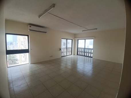 Adliya, Apartments/Houses, BHD 330/month,  3 BR,  150 Sq. Meter,  Semi Furnished 3bhk With Inclusive