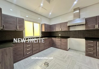 Kuwait City, Villas, KWD 950,  Four-Bedroom Floor For Rent In Al-Siddeeq