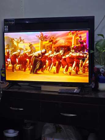 Al Thuqbah, Electronics, SAR 550,  Smart TV Ikon 32 Inch