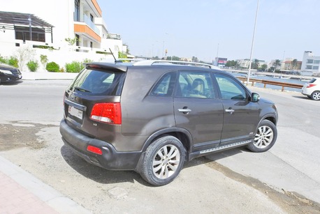 Manama, Vehicles, Cars & Trucks , BHD 100,  Kia Sorento,  2012,  163000 KM,    Model Excellent Condition FOR SALE