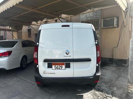 Manama, Vehicles, Cars & Trucks , BHD 3300,  Renault Express Cargo Van Imacalite Condation Single Ownar,  2023,  Manual,  2000 KM,