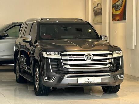 East Riffa, Vehicles, Cars & Trucks , BHD 24300,  Toyota Land Cruiser,  2022,  Automatic,  138000 KM,   VXR TWIN TURBO MODEL   FOR SALE