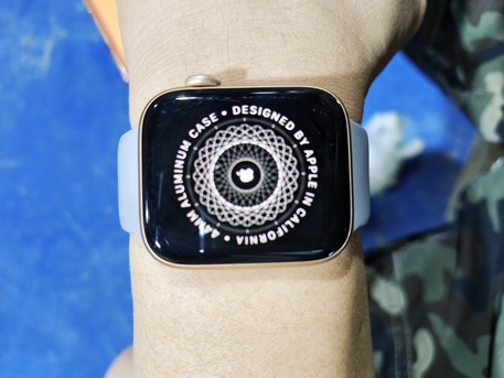 New Industrial City, Mobile Phones, SAR 500,  Apple Watch 5 Gold 44mm