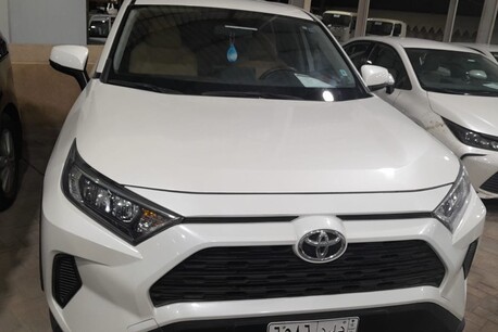 Khobar, Vehicles, Cars & Trucks , SAR 71,  Toyota RAV4 LE,  2020,  Automatic,  185 KM,  Rav4 LE V.Good Car - No Accident - New Istemara 3Y - New 4 Dunlop Tires - ARAMCO Staff