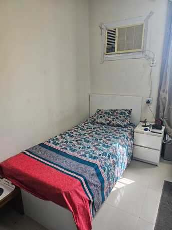 Riyadh, Household Items, Room Furniture &  LED TV Available In Excellent Condition.
