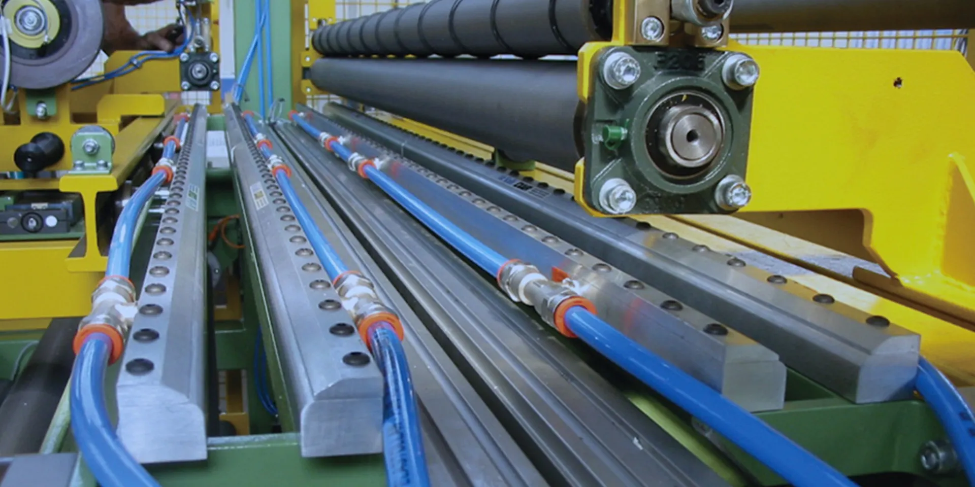 New York, Heavy Equipment, USD 200,  Industrial Air Knife Solutions For Efficient Cleaning, Drying, And Blowoff