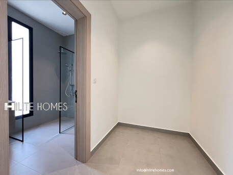 Kuwait City, Villas, KWD 720,  Spacious Roof Top Villa Floor For Rent In Abu Fatira