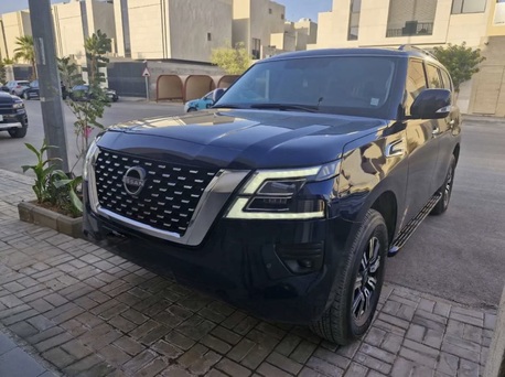 Riyadh, Vehicles, Cars & Trucks , SAR 185000,  Nissan Patrol,  2024,  Automatic,  17500 KM,    SE Excellent Condition Still Under Warranty