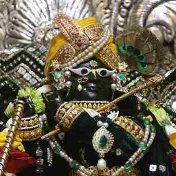 Lucknow, Education, Famous Krishna Temple In Vrindavan | Discover Shri Radha Raman Ji