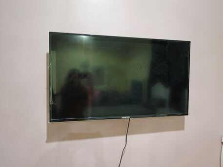 Riyadh, Electronics, SAR 700,  Nikai LED TV - 1 Year Warranty Remaining  تلفزيون نيكاي LED  - باقي سن