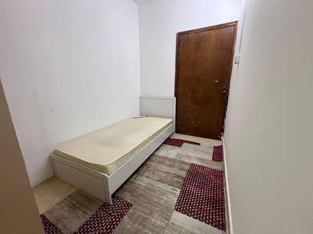 Hoora, Apartments/Houses, BHD 120/year,  1 BR,  Furnished Studio Apartment For Rent In Hoora استديو مفروش للايجار في الحورة