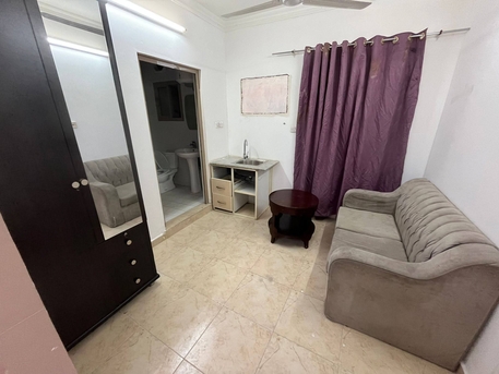 Hoora, Apartments/Houses, BHD 120/year,  1 BR,  Furnished Studio Apartment For Rent In Hoora استديو مفروش للايجار في الحورة