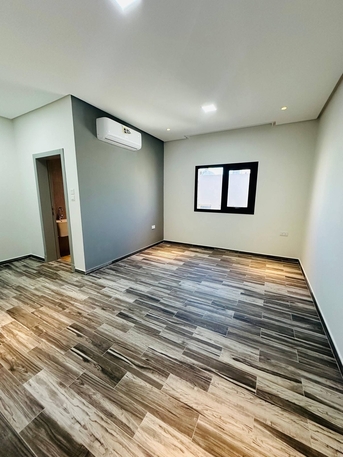 Janabiya, Apartments/Houses, BHD 280/year,  2 BR,  Apartment Semi-furnished For Rent In Janabiyah  شقه نص مفروش للايجار في الجنبي