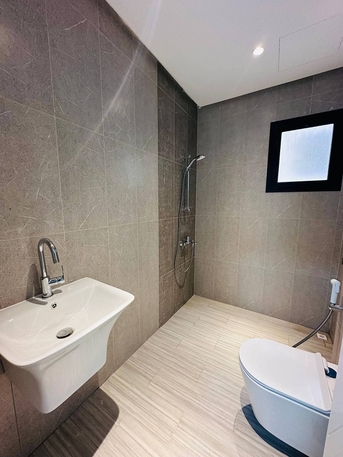 Janabiya, Apartments/Houses, BHD 280/year,  2 BR,  Apartment Semi-furnished For Rent In Janabiyah  شقه نص مفروش للايجار في الجنبي