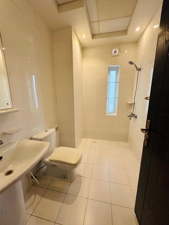 Manama, Apartments/Houses, BHD 290/year, 2 BR, Apartment For Rent Fully Furnished In Seef شقه مفروش للايجار في السيف