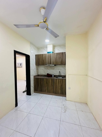 Hoora, Apartments/Houses, BHD 160/year,  1 BR,  Studio For Rent In Hoora استديو نظيف للايجار في الحورة