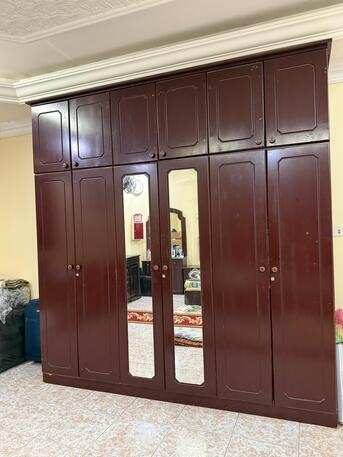 Jeddah, Furniture, SAR 390,  Low Price - Full Bedroom Set With Massive 6-Door Wardrobe - Exit Sale