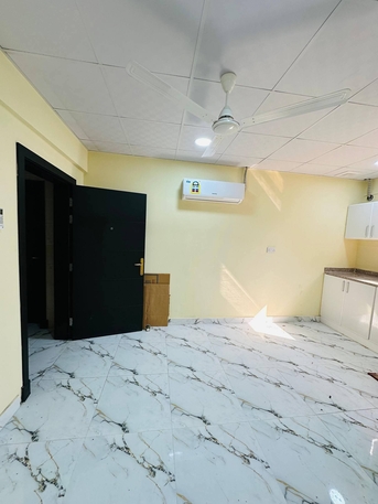 Zinj, Apartments/Houses, BHD 135/year,  1 BR,  Semi-furnished Studios In Zinj استديو نص مفروش للايجار في الزنج